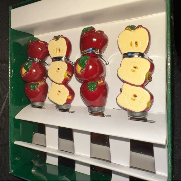 Crossroads Other - Crossroads 4 Hand Painted Apple Shaped Cheese Butter Dip Spreaders NWOT